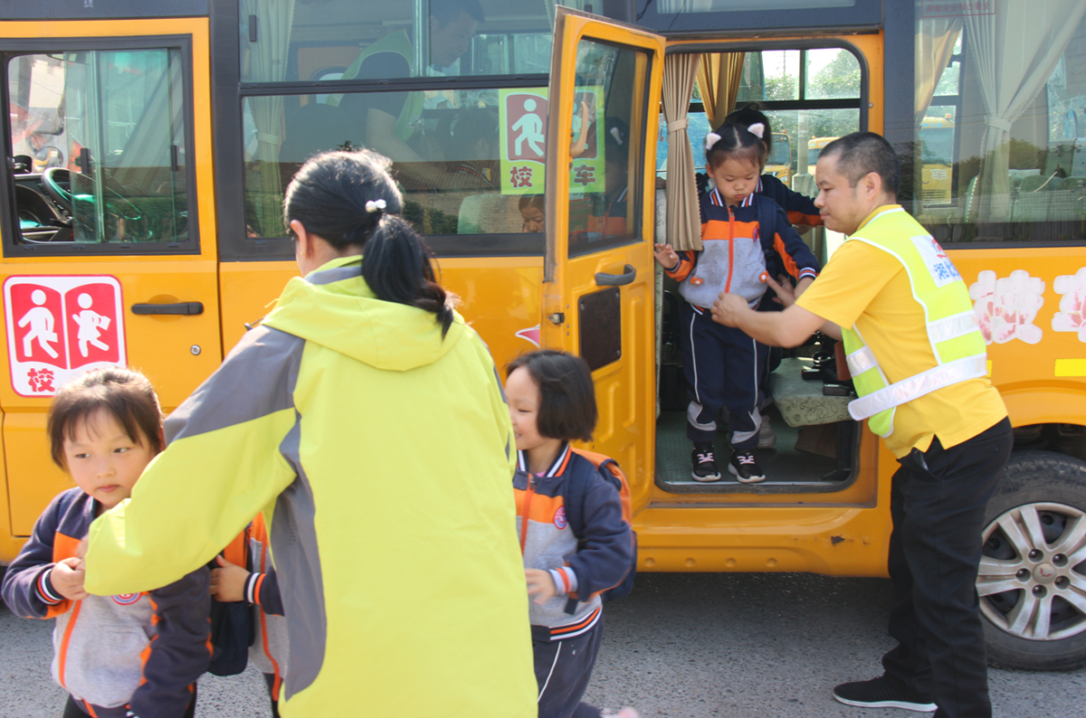 常德市湘北汽車運輸有限公司,常德包車客運,常德旅游服務(wù),校車服務(wù)