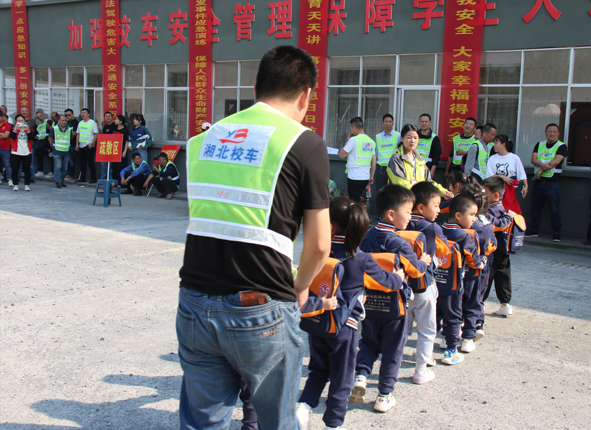 常德市湘北汽車運輸有限公司,常德包車客運,常德旅游服務(wù),校車服務(wù)